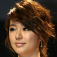 Yoon Eun-hye, 39 (Attrice TV)