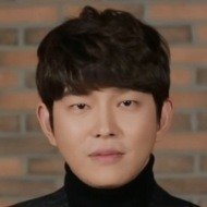 Yoon Kyun-sang, 36 (Attore TV)