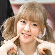 Yujeong Kim, 32 (流行歌手)