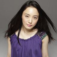 Yukie Nakama, 44 (流行歌手)