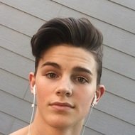 Zach Charlson, 23 (TikTok明星)