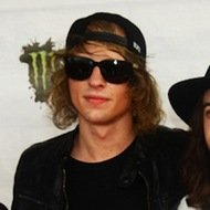 Zack Hansen, 34 (Guitarrista)