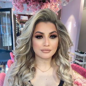 Zehra Altinsoy, 40 (Stylist)