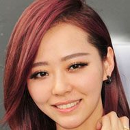 Zhang Liangying, 39 (流行歌手)