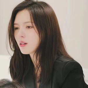 Zhang Yuxi, 32 (电视女演员)