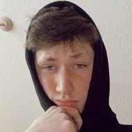 Zho, 21 (Estrella de YouTube)