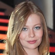 Zoe Straub, 28 (Pop Singer)