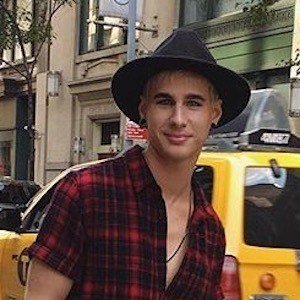 Brad Mondo Stylist Bio Birthday Family Age Born
